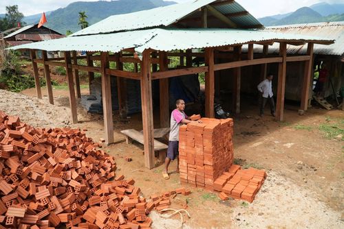 Miền núi vẫn cần thêm những chính sách đặc thù để ổn định an sinh, thu hẹp khoảng cách với các khu vực còn lại. Ảnh: T.CÔNG