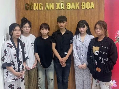 5 đối tượng nữ và 1 nam đã bị bắt giữ khi thuê nhà để bay lắc. Ảnh: ĐVCC