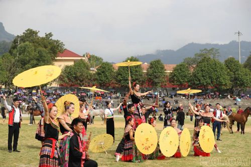 Chương trình nghệ thuật mang đậm bản sắc văn hóa vùng cao Bắc Hà.