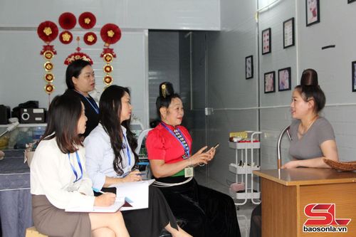 Thống kê cơ sở Tô Hiệu thu thập thông tin phục vụ điều tra kinh tế - xã hội tại cơ sở.