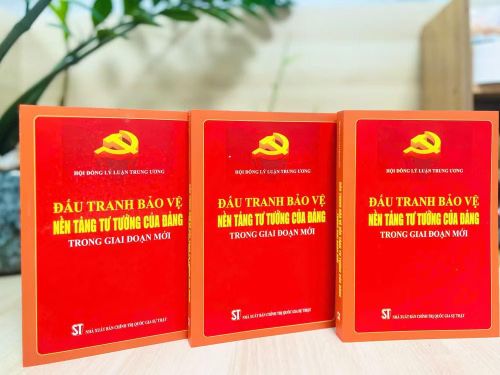 Cuốn sách "Đấu tranh bảo vệ nền tảng tư tưởng của Đảng trong giai đoạn mới" của Hội đồng Lý luận Trung ương vừa được Nhà xuất bản Chính trị quốc gia Sự thật ấn hành. Nguồn: nhandan.vn