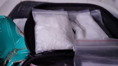 Tang vật Công an thu giữ từ nhóm đối tượng.