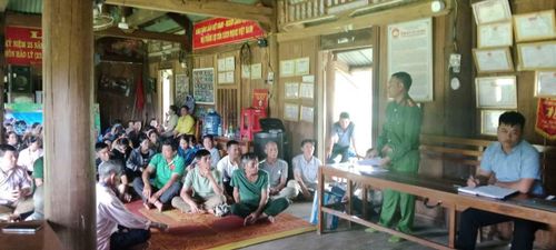 Công an xã Sa Loong thường xuyên tổ chức phong trào toàn dân bảo vệ an ninh Tổ quốc tại các khu dân cư trên địa bàn.