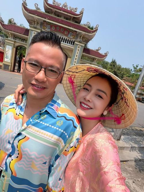 Jennifer Phạm đã từng kết hôn cùng ca sĩ Quang Dũng. Tuy nhiên, sau đó, cả 2 chia tay trong sự tiếc nuối của khán giả. Thời điểm năm 2012, Hoa hậu Jennifer tái hôn doanh nhân với Đức Hải.