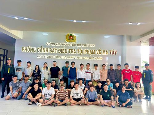 Sự mạnh tay của cơ quan chức năng với người sử dụng ma túy chính là cơ hội để loại bỏ lối sống sa đọa, cảnh tỉnh những ai đang "chông chênh" hay "lạc lối" trong showbiz.