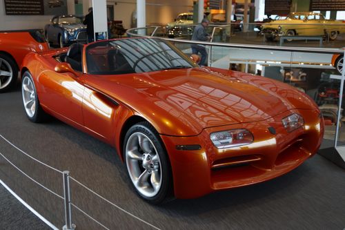 Dodge Copperhead là mẫu xe concept được ra mắt vào năm 1997, vốn được xem là phiên bản "giá rẻ" của Dodge Viper. Tương tự người "đàn anh", mẫu xe ý tưởng này được đặt tên theo loài rắn lục được tìm thấy tại Mỹ.