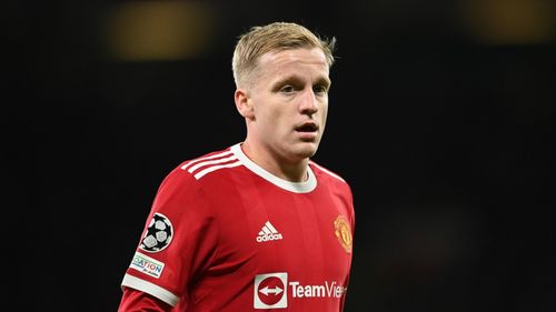  Donny van de Beek từng có thời gian khoác áo Manchester United. 