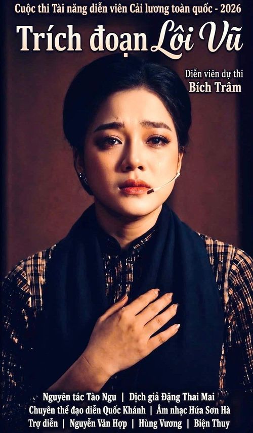 Nghệ sĩ Bích Trâm trong vai Thị Bình của vở diễn Lôi Vũ