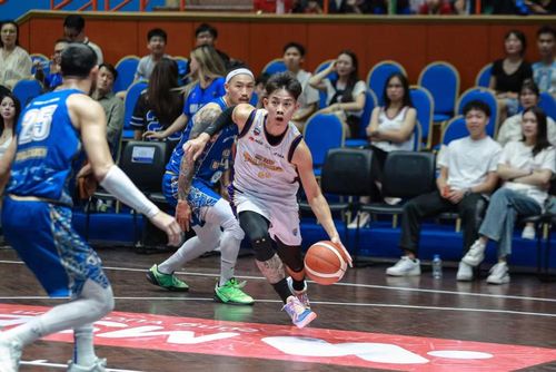 Nguyễn Đường Quang Anh dẫn bóng đột phá. (Ảnh: VBA)