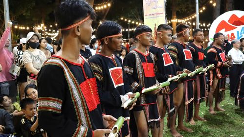  Tái hiện văn hóa đồng bào Jrai. Ảnh: HỮU PHÚC 