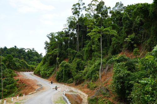  Đường 74 dần hoàn thành góp phần nâng cao đời sống của người dân, đặc biệt là đồng bào dân tộc thiểu số phía Tây TP Huế 