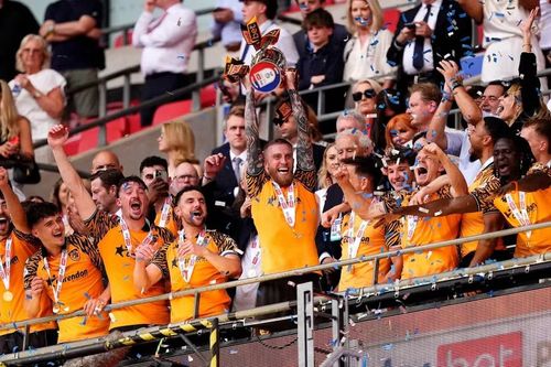 Hull City chính thức giành vé lên Ngoại hạng Anh sau chiến thắng 1-0 trước Middlesbrough ở trận chung kết play-off Championship tại sân Wembley hôm 24/5 (giờ Hà Nội).