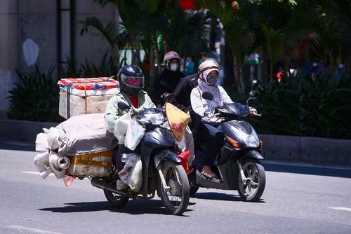 Nhiệt độ cao nhất phổ biến 37 - 39 độ C, có nơi trên 39 độ C. Độ ẩm tương đối thấp nhất khoảng 40 - 45%. (Ảnh: Hoài Nam/Vietnam+)