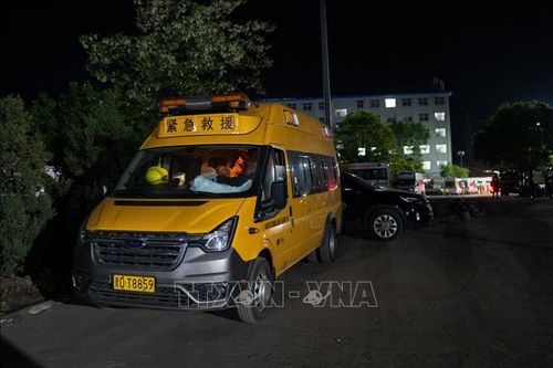 Hoạt động cứu hộ được tiến hành tại hiện trường vụ nổ mỏ than ở huyện Tẩm Nguyên, tỉnh Sơn Tây, Trung Quốc sáng 24/5/2026. Ảnh: THX/TTXVN.