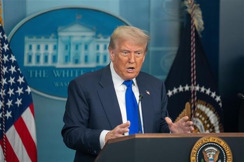 Tổng thống Mỹ Donald Trump phát biểu tại Nhà Trắng. Ảnh: THX/TTXVN