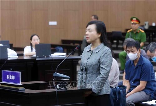 Bị cáo Nguyễn Thị Kim Tiến, cựu Bộ trưởng Bộ Y tế khai báo trước tòa, sáng 20/5/2026. Ảnh: Phạm Kiên/TTXVN