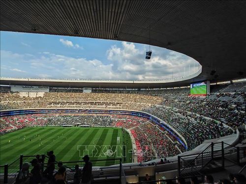 Khu vực khán đài và mặt sân của sân vận động Azteca (Mexico) được hiện đại hóa theo tiêu chuẩn của FIFA. Ảnh: Phương Lan/PVTTXVN tại Mexico
