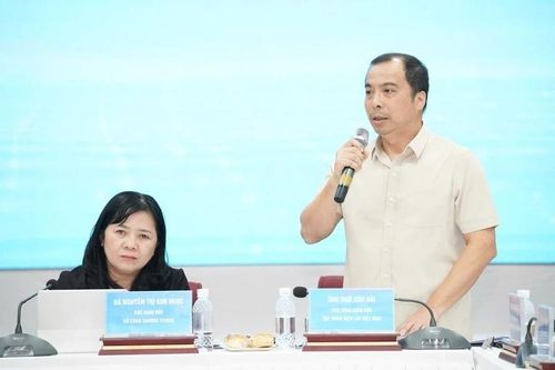 Phó Tổng giám đốc EVN Ngô Sơn Hải phát biểu tại tọa đàm “Pháp lý về sử dụng năng lượng tiết kiệm, hiệu quả” . Ảnh: PLO