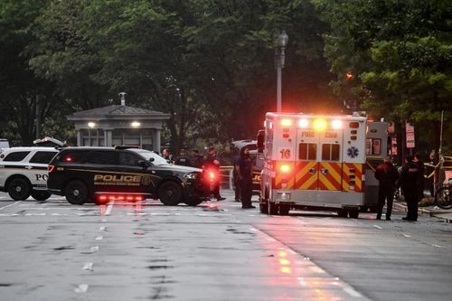 Nghi phạm nổ súng đã tử vong. Ảnh: NBC News.