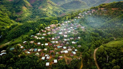 Một góc bản làng miền núi phía Tây Đà Nẵng nhìn từ trên cao. Ảnh: NGÔ QUANG TUẤN