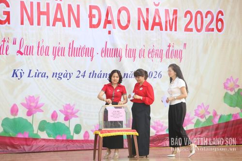 Các đại biểu tham gia ủng hộ Quỹ “Tháng Nhân đạo năm 2026”