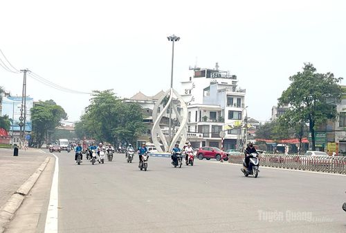 Tại phường Minh Xuân, nắng nóng được dự báo là trên 37 độ C.
