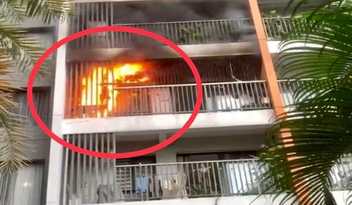 Cháy cục nóng máy lạnh ở một căn hộ tại tầng 7 chung cư trên phường Long Trường.