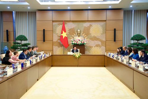 Toàn cảnh cuộc làm việc. Ảnh: VPQH