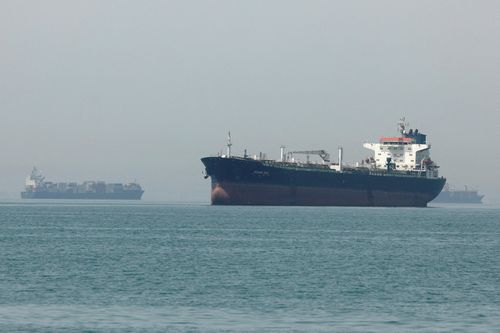 Các tàu thuyền di chuyển trên eo biển Hormuz thuộc Iran ngày 22/5/2026. (Ảnh: Majid Asgaripour/WANA qua Reuters)