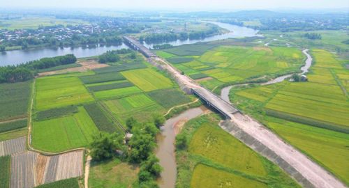 Cầu Tây An 1 và Tây An 2 chưa hoàn thiện đường dẫn. Ảnh: Tấn Thành.