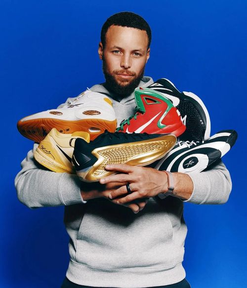  Tháng 4, "Messi bóng rổ" Stephen Curry đã đưa 81 đôi sneaker từng sử dụng lên sàn đấu giá của Sotheby's nhằm gây quỹ từ thiện cho Eat. Learn. Play., tổ chức do anh và vợ sáng lập nhằm hỗ trợ trẻ em tại thành phố Oakland (Mỹ). Bộ sưu tập gây chú ý bởi nhiều đôi giày gắn với các cột mốc sự nghiệp, những thành phố anh từng thi đấu hoặc lời tri ân gửi đến bạn bè, huyền thoại NBA. Từ phiên đấu giá này, tạp chí GQ đã chọn ra những đôi sneaker ấn tượng nhất gắn với tên tuổi Stephen Curry để phân tích. 
