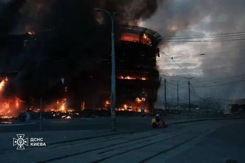  30 tòa nhà dân cư ở thủ đô Kyiv đã bị phá hủy hoặc hư hại trong đòn tập kích. Ảnh: KI. 