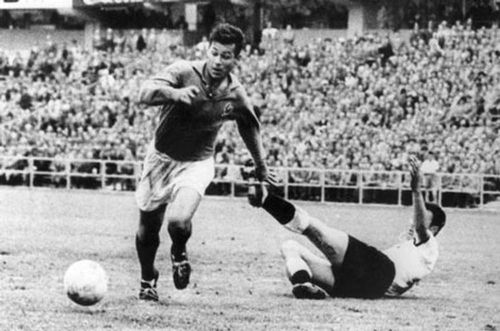 Just Fontaine lập kỷ lục khi ghi đến 13 bàn thắng ở World Cup 1958