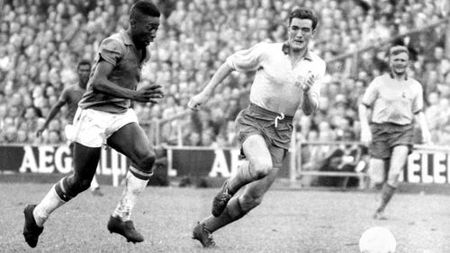Khoảnh khắc Pele 17 tuổi khiến cả thế giới bắt đầu gọi anh là “Vua bóng đá”