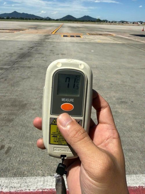  Nhiệt độ bề mặt bê tông tại khu vực sân đỗ máy bay đã chạm mốc kỷ lục 71°C 