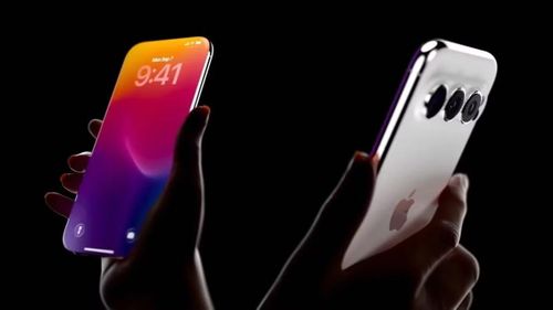 Thay vào đó, như nhà báo Mark Gurman từng đưa tin, đây là một cuộc “lột xác” dành cho iPhone 19 Pro và Pro Max. Dự kiến, các mẫu Pro mới này sẽ được bổ sung trong dòng sản phẩm năm 2027 cùng với iPhone Ultra thế hệ thứ hai. Ngoài ra, một mẫu iPhone Air mới cũng có thể sẽ ra mắt.