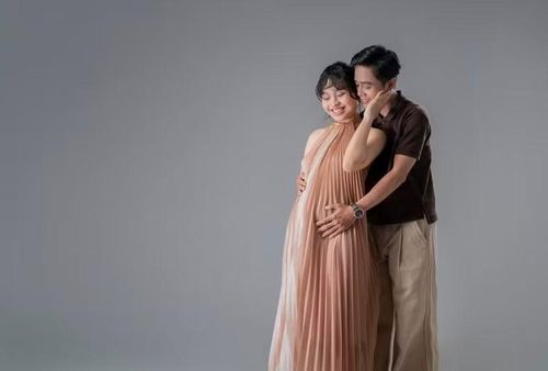 Nữ diễn viên viết: “Con không chỉ là con của ba mẹ”. Theo cô, từ khi em bé xuất hiện, gia đình đã nhận được rất nhiều tình yêu thương từ người thân, bạn bè và những người xung quanh. Ảnh: FB Lê Lộc.