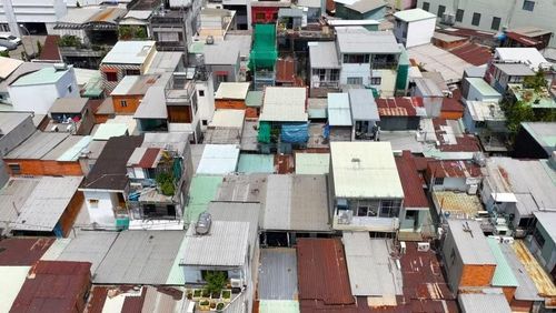 Khu Mả Lạng với hiện trạng là những khu nhà lụp xụp. Ảnh: Chinh Hoàng