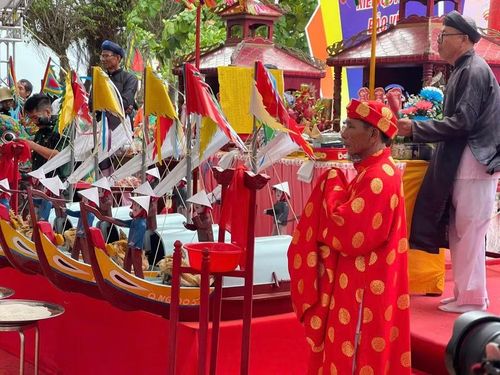 Lễ Khao lề thế lính Hoàng Sa. Ảnh: Cổng thông tin điện tử Quảng Ngãi.