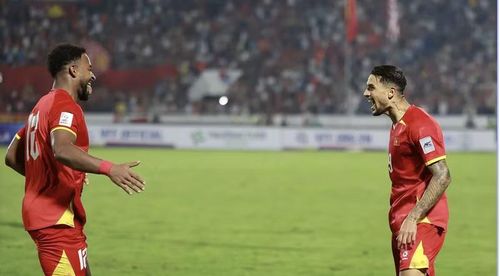Sau cùng Bola một lần nữa nhấn mạnh sự nguy hiểm của Nuyễn Xuân Son: "Với chiều cao 1m85, Xuân Son đặc biệt nguy hiểm ở các tình huống không chiến và dứt điểm trong vòng cấm”. Ảnh: Internet.