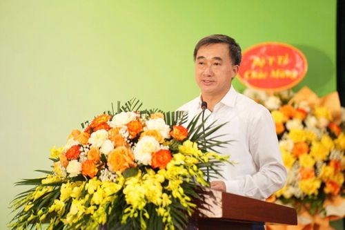 Thứ trưởng Bộ Y tế Trần Văn Thuấn phát biểu tại Lễ phát động cuộc thi "Cơ sở y tế không khói thuốc lá" lần thứ II.