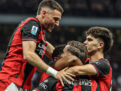 Milan ghi bàn từ rất sớm. Ảnh: ACM