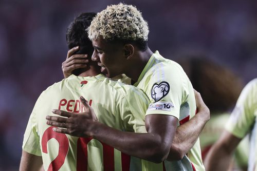 Barca là nòng cốt Tây Ban Nha, không có cầu thủ nào của Real Madrid. Ảnh: EFE