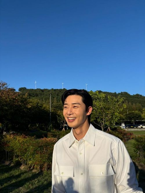 Park Seo Joon được nhận xét có tính cách gần gũi, hòa đồng.