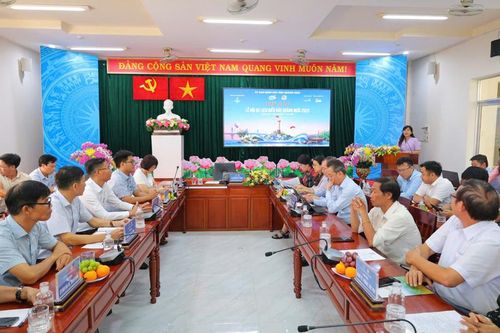Đại diện Sở Văn hóa, Thể thao và Du lịch Quảng Ngãi đã thông tin tổng quan về các hoạt động, sự kiện nổi bật của Lễ hội Du lịch biển đảo Quảng Ngãi năm 2026. Theo đó, lễ hội là chuỗi các hoạt động văn hóa, thể thao và du lịch quy mô lớn, diễn ra liên tục từ tháng 4 đến hết tháng 6/2026 trên phạm vi toàn tỉnh. Ảnh: Nguyễn Dương