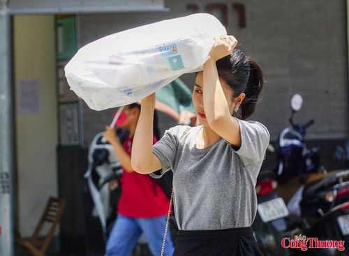 Theo các chuyên gia khí tượng, đợt nắng nóng này có thể kéo dài đến khoảng ngày 27-28/5 trước khi dịu dần. 