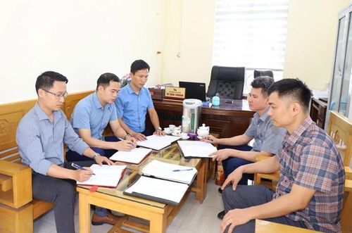 Một buổi giao ban tiến độ công việc của cơ quan Ủy ban Kiểm tra Đảng ủy xã Tân Thành.