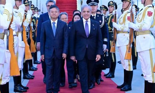 Thủ tướng Shehbaz Sharif đã đến Bắc Kinh vào ngày 24 tháng 5, nơi ông sẽ có các cuộc gặp cấp cao với giới lãnh đạo Trung Quốc, bao gồm Chủ tịch Tập Cận Bình. Ảnh: Dawn