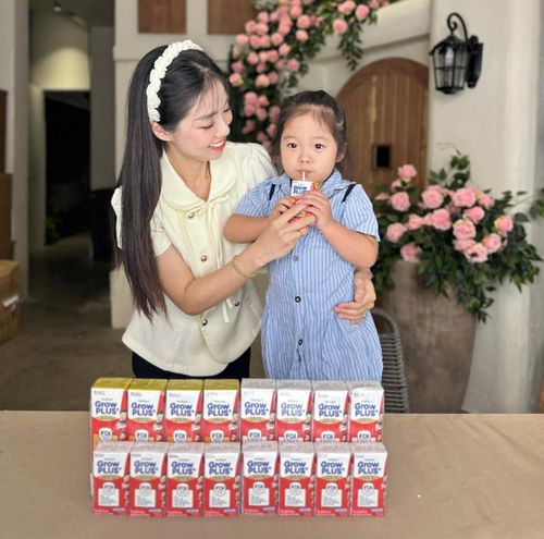 Nhiều năm liền, GrowPLUS+ trở thành thương hiệu quen thuộc với hàng triệu gia đình Việt và dẫn đầu phân khúc sữa bột pha sẵn cho trẻ em tại Việt Nam. Ảnh: Nutifood.