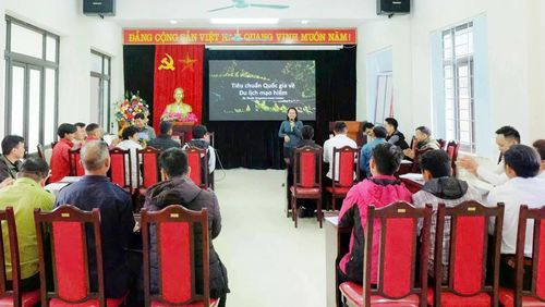 Quang cảnh buổi tập huấn phát triển du lịch cộng đồng.